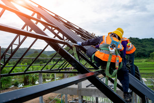 Best Emergency Roof Repair  in Iola, WI